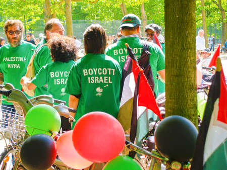Paris France - June 22 2009; Protest action in Paris calling for boycott of Israel.のeditorial素材
