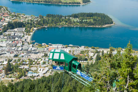Queenstown New Zealand - March 1 2015; View from Bob's Peak and AJ Hackett Bungy above Queenstown township, Queenstown Gardens and Lake Wakatipu below.のeditorial素材