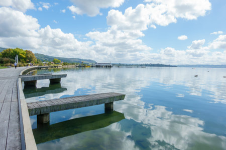 Rotorua New Zealand - March 16 2026; Rotorua Lakefront gardens and features Rotorua Lakefront gardens and features with board stretching along waterfront.のeditorial素材