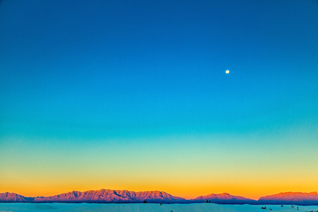 White Sands National Monument is in the northern Chihuahuan Desert in the U.S. state of New Mexico. It's known for its dramatic landscape of rare white gypsum sand dunes, and is the largest dune field of its kind in the world.の写真素材