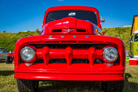 Fernandina Beach, FL / USA - September 22, 2018: 1952 Ford F-1 pickup truck at a car show at Fort Clinch in  Fernandina Beach, Florida near Jacksonville.のeditorial素材