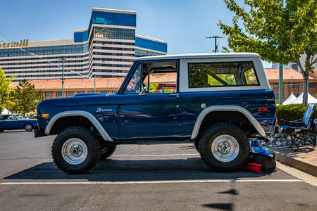 Reno, NV - August 3, 2021: 1976 Ford Bronco 2 Door Wagon at a local car show.のeditorial素材