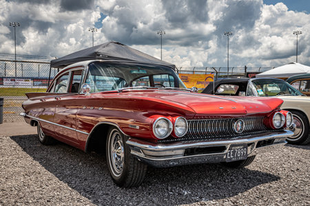 Lebanon, TN - May 14, 2022: Wide perspetive front corner view of a 1960 Buick Invicta Sedan at a local car show.のeditorial素材