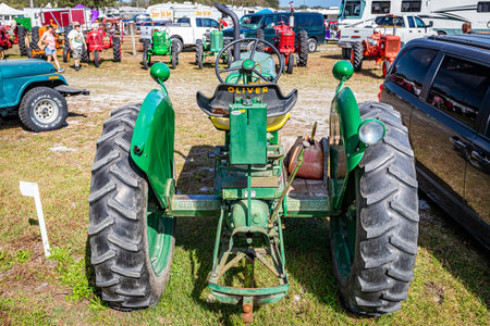 Fort Meade, FL - February 23, 2022: 1958 Oliver Super 77 Tractor at local tractor showのeditorial素材
