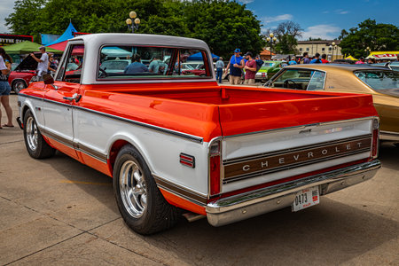 Des Moines, IA - July 02, 2022: High perspective rear corner view of a 1971 Chevrolet Cheyenne C10 Pickup Truck at a local car show.のeditorial素材