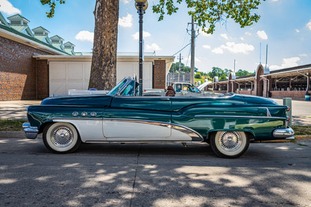 Des Moines, IA - July 03, 2022: High perspective side view of a 1953 Buick Super Eight Convertible at a local car show.のeditorial素材