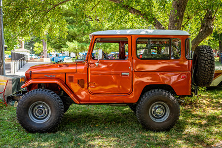 Des Moines, IA - July 03, 2022: High perspective side view of a 1976 Toyota Land Cruiser FJ40 at a...