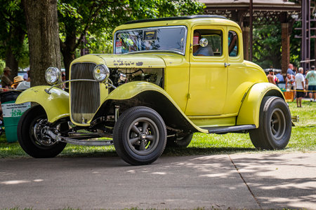 Des Moines, IA - July 03, 2022: Low perspective front corner view of a 1932 Ford 5 Window Coupe Hot Rod at a local car show.のeditorial素材