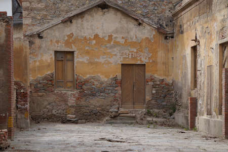 Abandoned house in a ghost townの写真素材