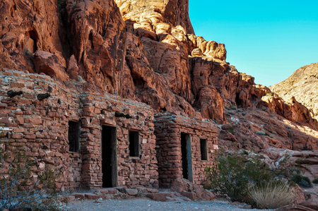 Old ruins in Valley of Fire Provincial Park, Nevada, USA.の写真素材