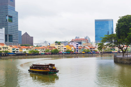 Tourist Boat at Singapore Riverのeditorial素材