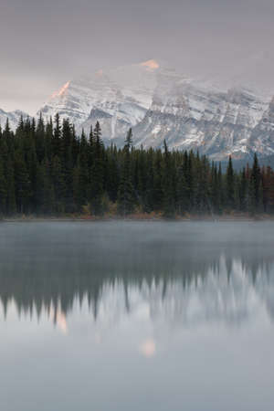 Herbert Lake, Icefields Parkway, Banff National Park, Alberta, Canadaの写真素材