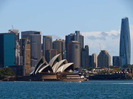 A view of the Sydney Opera House from Cremorne Pointのeditorial素材