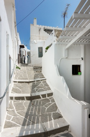 Narrow alley on Paros; Greeceの写真素材