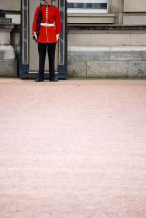 image of the guards at buckingham palaceの写真素材