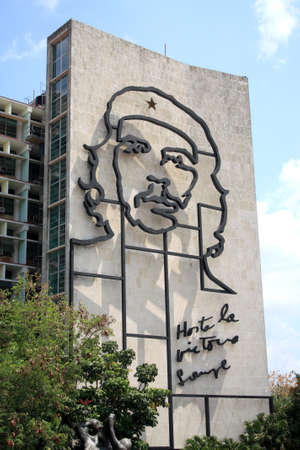 Havana, Cuba - April 4, 2011 - Iconic steel figure of Che Guevara at the Ministry of the Interior building, Revolution Square, Havana, Cuba.のeditorial素材