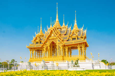 Barom Mangalanusarani Pavillian with field of flowers in the area of Ananta Samakhom Throne Hall with field of flowers in Thai Royal Dusit Palace, Bangkok, Thailand.のeditorial素材