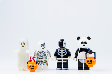 Nonthabure, Thailand - September, 24, 2016 : Lego ghost halloween and Lego panda want halloween candy Trick or Treat .Theme Halloween background.のeditorial素材