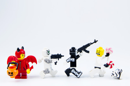 Nonthabure, Thailand - September, 24, 2016 : Lego ghost halloween want halloween candy Trick or Treat with Lego star wars stormtrooper.Theme Halloween background.のeditorial素材
