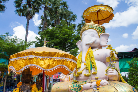 Ayutthaya, Thailand - October, 21, 2016 : Sculpture Figures Ganesha at Ayothaya Floating Market.Ayutthaya, Thailandのeditorial素材