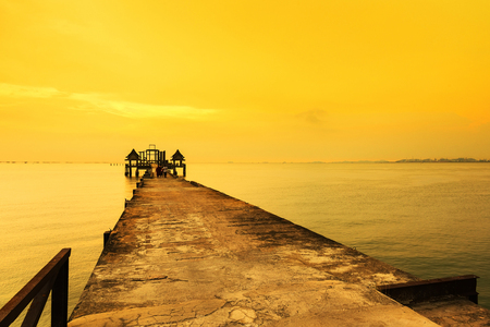 Chon Buri, Pattaya, Thailand - April, 29, 2017 : Landscape of old bridge in the sea at Djittabhawan temple Pattaya, Thailand.のeditorial素材