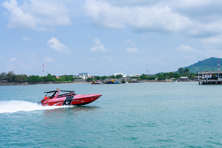 Rayong, Thailand - April, 28, 2017 : Unidentified name Tourists are traveling with speedboat to go to the Same island, Rayong, Thailandのeditorial素材