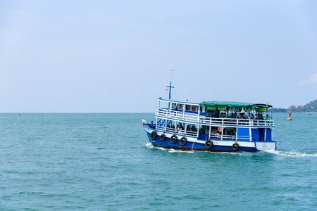 Rayong, Thailand - April, 28, 2017 : Unidentified name Tourists are traveling with boat to go to the Same island, Rayong, Thailandのeditorial素材