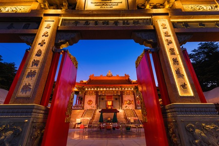 Nonthaburi, Thailand-December, 31, 2017 : The front door of Wat Borom Racha Kanchana Phisake.Most beautiful and detailed asian style Chinese Temple architecture Buddhist temple at Nonthaburi, Thailandのeditorial素材