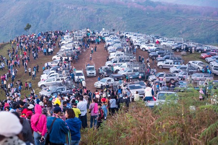 Phitsanulok, Thailand - January, 21, 2018 : Unidentified name Tourists and many pickup truck come to see and photograph sunrise in the morning at Phu Lom Lo, Phitsanulok, Thailandのeditorial素材