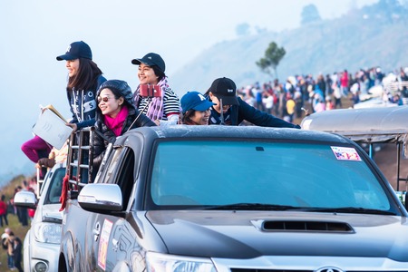 Phitsanulok, Thailand - January, 21, 2018 : Unidentified name Tourists and many pickup truck come to see and photograph sunrise in the morning at Phu Lom Lo, Phitsanulok, Thailandのeditorial素材