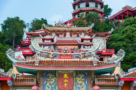 Kanchanaburii, Thailand - May, 13, 2018 : Wat Tham Khao Noi chinese temple with pagoda in Kanchanaburi, Thailandのeditorial素材