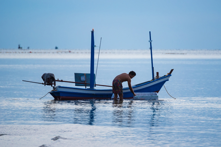 Prachuap Khiri Khan,Thailand - June, 03, 2018 : Unidentified name fisher man are preparing to fishing in the morning at Prachuab Khirikhan, Thailandのeditorial素材