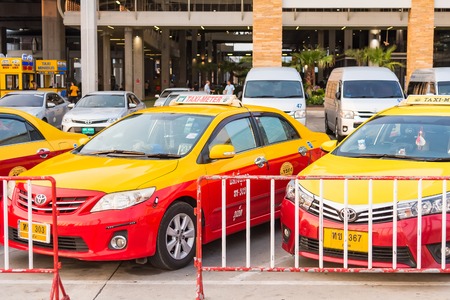 Phuket, Thailand - March, 29, 2019 : Taxis stop waiting for customers at Phuket International Airport in the morning.Phuket, Thailandのeditorial素材