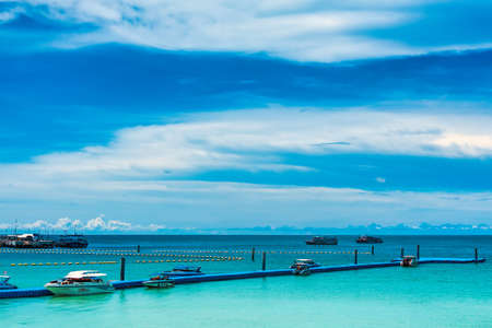 Chon Buri, Thailand - September, 12, 2020 : Pictures of Tawaen Beach in the day time on Koh Lan island after the outbreak of the Covid 19 virus.のeditorial素材