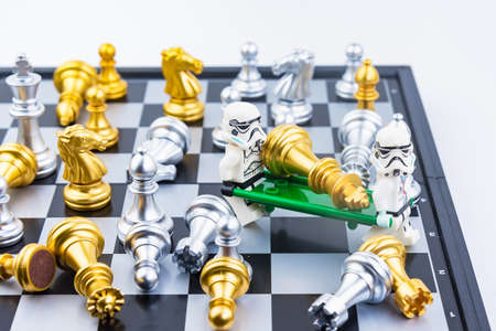 Bangkok, Thailand - November, 13, 2020 : Lego Star Wars is helping to carry chess pieces off the board to rescue at Bangkok, Thailandのeditorial素材