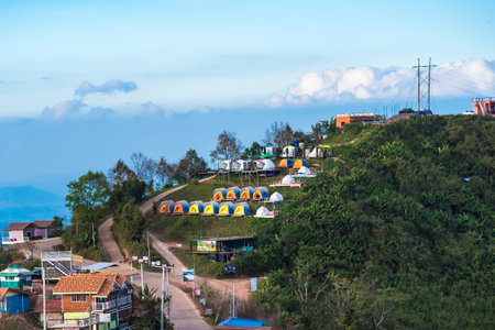 Phetchabun, Thailand - November, 29, 2020 :  Tourist resorts on mountain Phu Tub Berk, famous travel location beautiful sea fog at Phetchabun, Thailandのeditorial素材