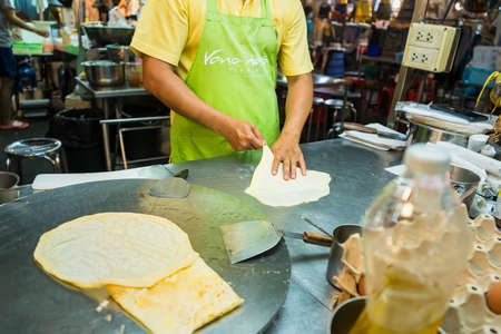 Prachuap Khiri Khan, Thailand- April, 03, 2021 : Roti Shop in Night Market at Hua Hin Prachuab Khirikhan,Thailand.のeditorial素材