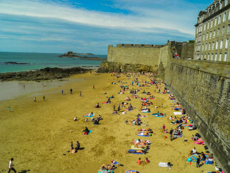 blue skye on beachのeditorial素材