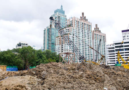 crane for constrution with modern building backgroundのeditorial素材