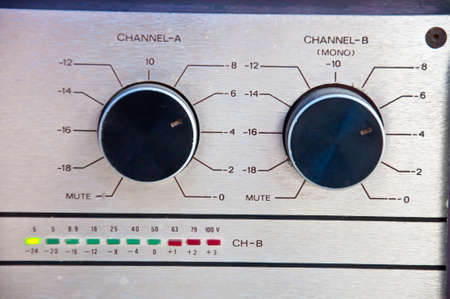 stereo amplifier knob for control audio