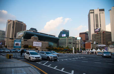 Seoul, Republic of Korea - 23 october 2018: Traffic in fast lane of Seoul center Korea Republicのeditorial素材
