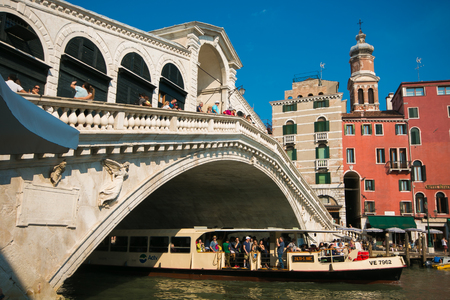 VENICE, ITALY - MAY 23, 2017: Rialto bridge in the Canal Grande of Venice cityのeditorial素材