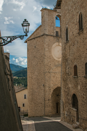 Old alley in the center of Monteleone di Spoleto, Umbriaの写真素材