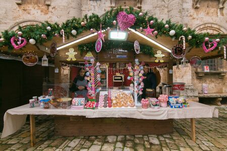 MONTEPULCIANO, ITALY - NOVEMBER 16, 2018: Typical christmas market in the historic square of Montepulciano villageのeditorial素材