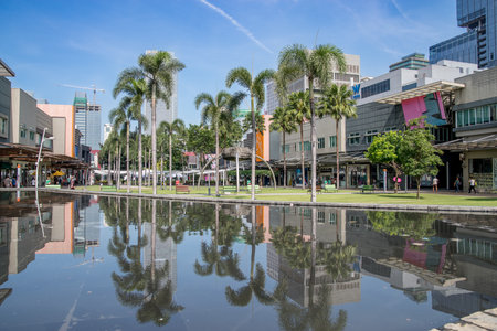 High Fort Bonifacio High Street , Manila Philippinesのeditorial素材