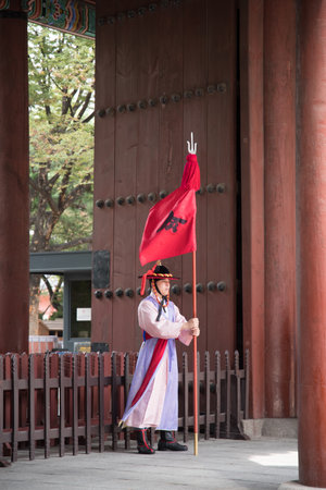 Oct 6, 2016 deoksugung palace royal guard-changing ceremonyのeditorial素材