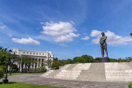 Dec 4, 2016 Lapu-Lapu Monument at Rizal Park, Manila, Philippinesのeditorial素材