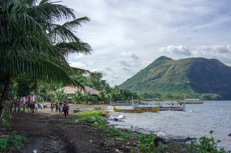 Taal Lake at TagayTay City, Philippinesのeditorial素材