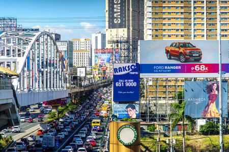 Mar 9,2018 rush hour at Epifanio de los Santos Avenue(EDSA) in Manila, Philippinesのeditorial素材