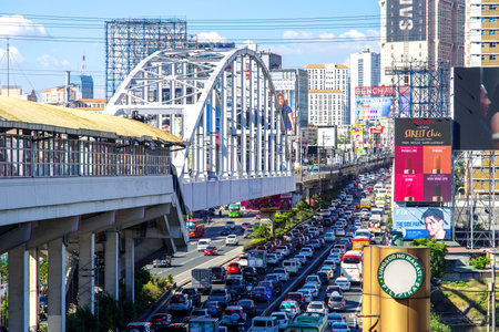Mar 9,2018 rush hour at Epifanio de los Santos Avenue(EDSA) in Manila, Philippinesのeditorial素材